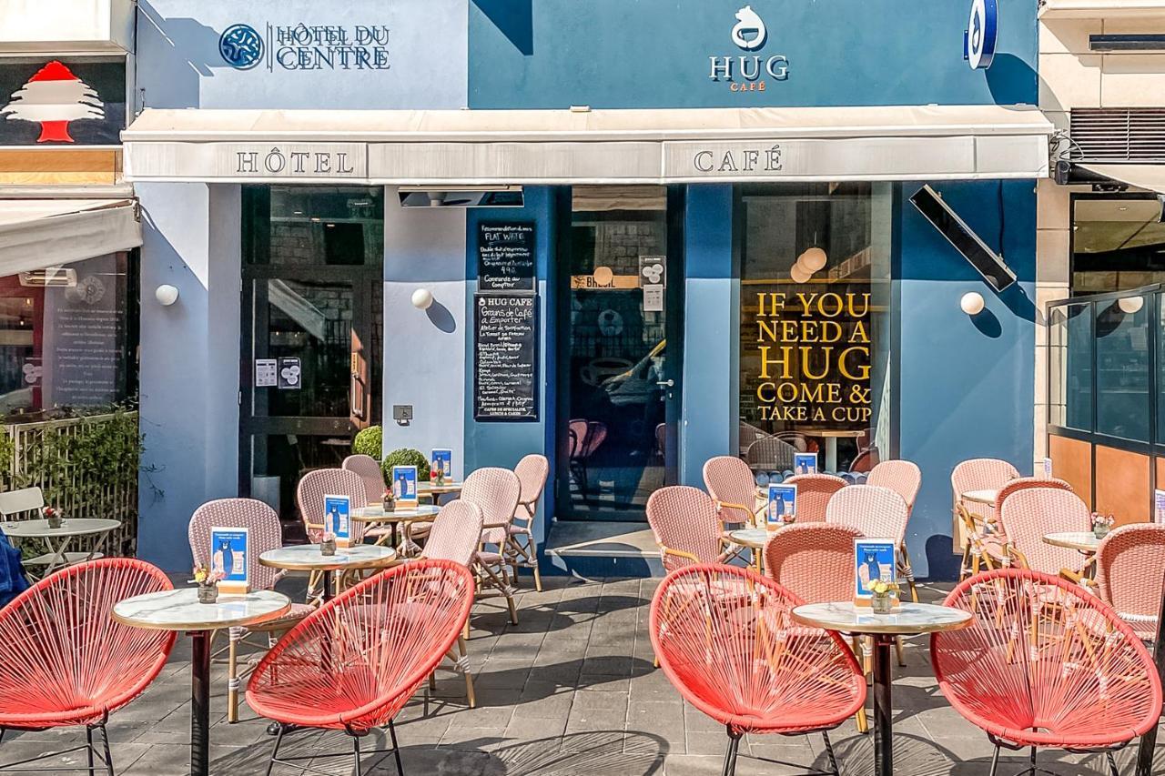 Hotel Du Centre, Un Ammi